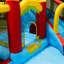 Jeu gonflable de jardin gonflable de 7 pieds et de 7 pouces avec piscine pour éclaboussures, pistolet à eau et mur d'escalade