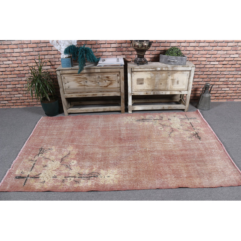 Tapis turc Anatolian en rouge avec motif floral idéal pour la décoration de salle à manger