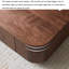 Table basse moderne et minimaliste carrée en bois massif