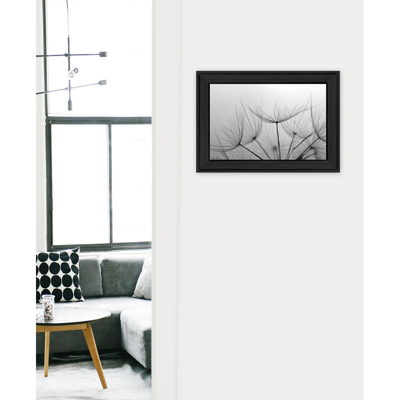 «Love Is A Delicate Flower», art mural encadré pour le salon, la maison, par Lori Deiter