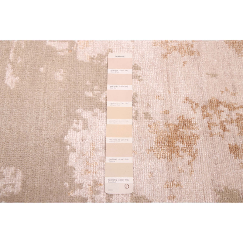 Tapis beige Legacy 2 pi 6 po x 10 pi 2 po Legacy
