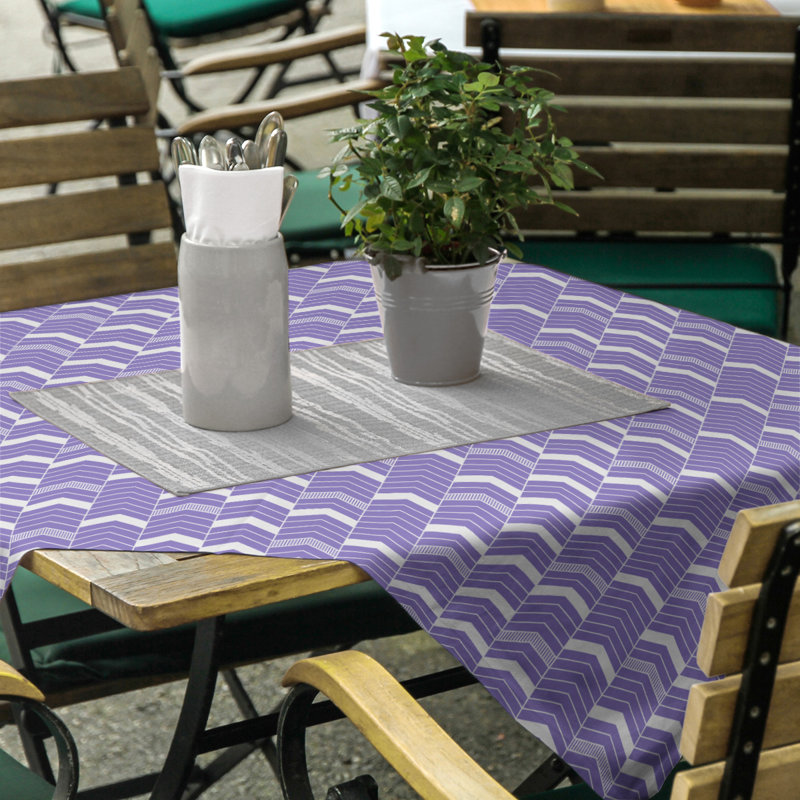 Nappe à chevrons à traits Stephenie, Mauve / Blanc