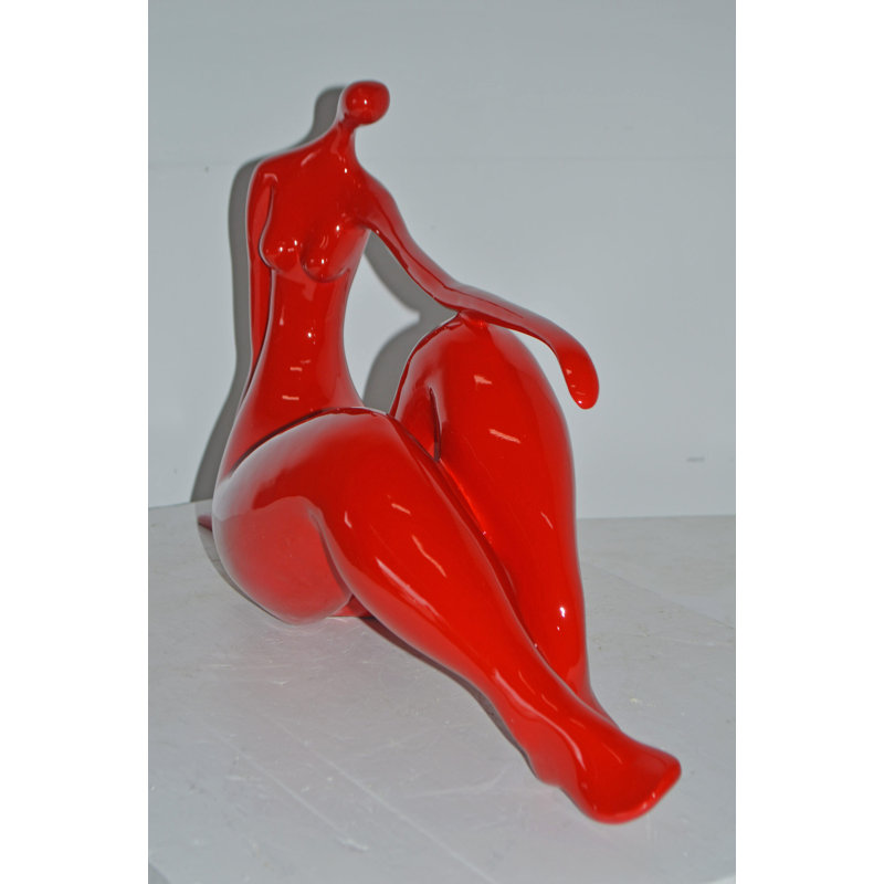 Statue «Women on the Beach» en résine - Amana, art moderne contemporain pour la maison, L 28 po x l 8 po x H 16 po, Rouge