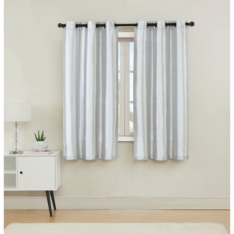 Rideaux semi-transparents à oeillets d’extérieur couleur unie Middleburgh, 38" W x 63" L, blanc