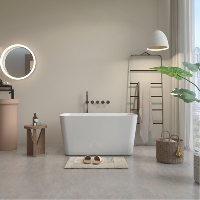 Baignoire de trempage autoportante en acrylique de 49 po, bain de trempage japonais de forme carrée, conception à asseoir avec trop-plein et drain chromés