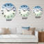 Horloge murale moderne pastel abstrait avec taches bleu foncé, vertes et blanches-60187574