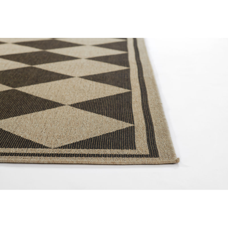 Geometric Area Rug in Black, 6'6" X 9'
