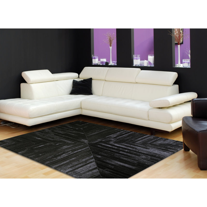 Tapis noir en peau de vache fabriqué à la main, Rectangle 8 pi x 10 pi