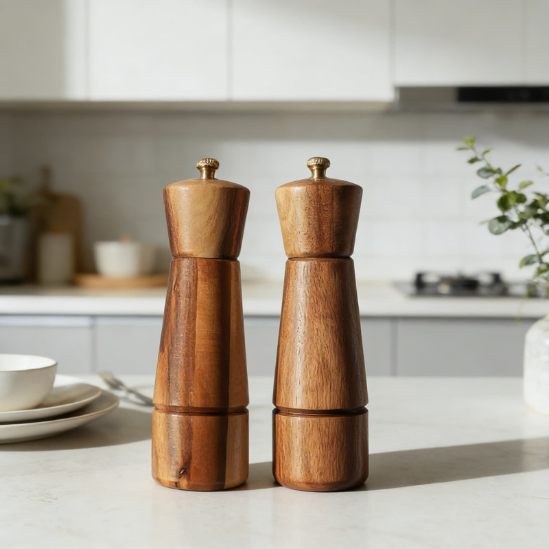 Ensemble de moulins à sel et à poivre en bois d'acacia avec plateau, moulins à céramique et en acier inoxydable réglables pour les épices fraîches, conception de table de cuisine élégante