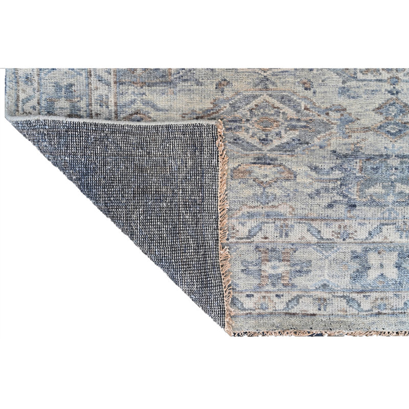 Hand Knotted Wool Area Rug in Grey And Silver, Rectangle 5' x 8'