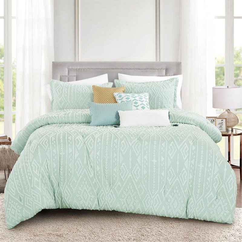 Polyester Geometric Shapes Comforter Set, King Comforter + 6 Additional Pieces