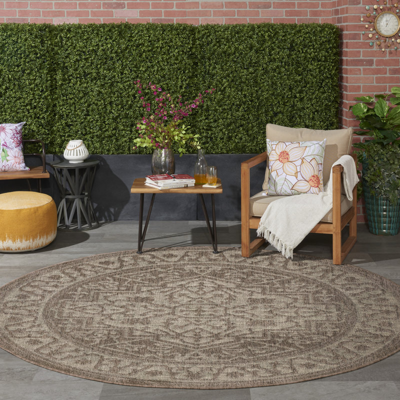 Gerritt Persian Indoor/Outdoor Area Rug, Round 8'