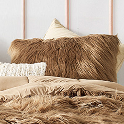 Coma Faux Fur Pillow Sham