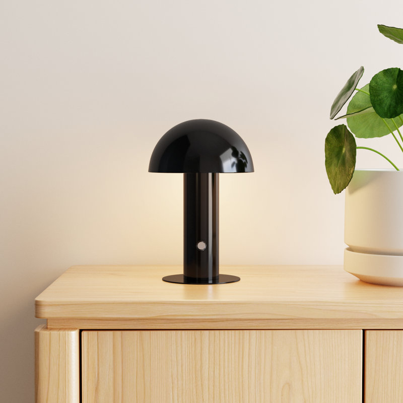 Viv Metal Desk Lamp, Black