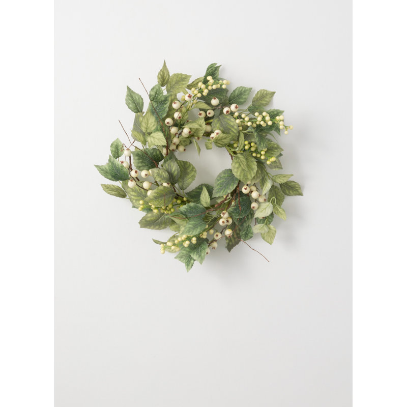 Couronne artificielle à feuilles et baies, H 17 po x l 17 po x P 7 po