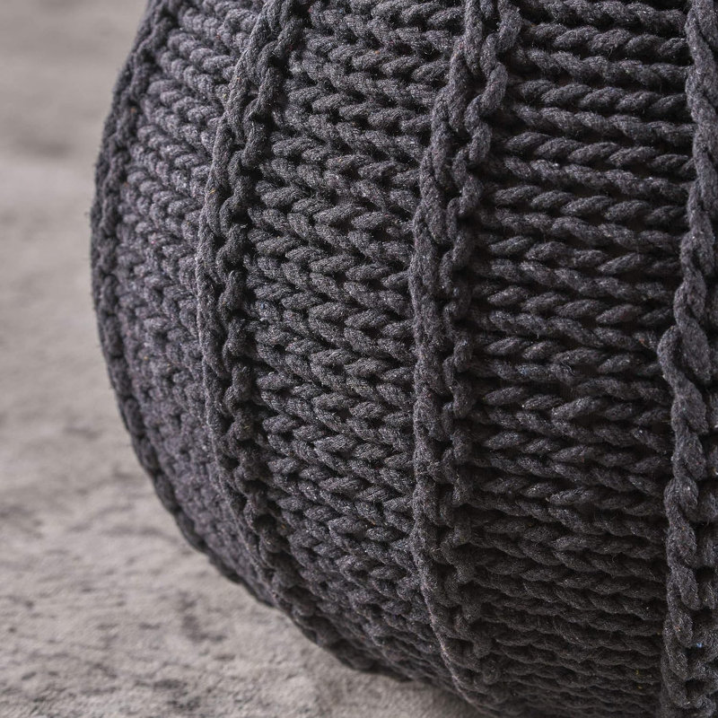 Pouf tricoté