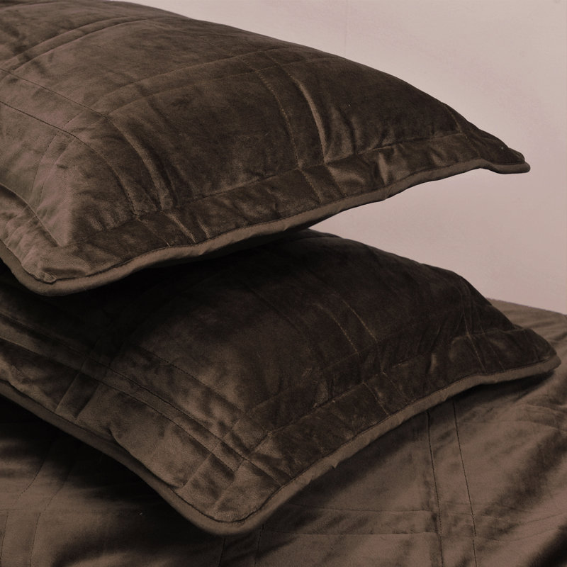 Polyester Plaid Quilt with Pillow Shams Included, Chocolate