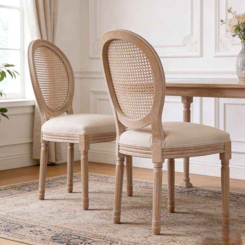 Chaise en bois massif à structure en lin et dossier en rotin