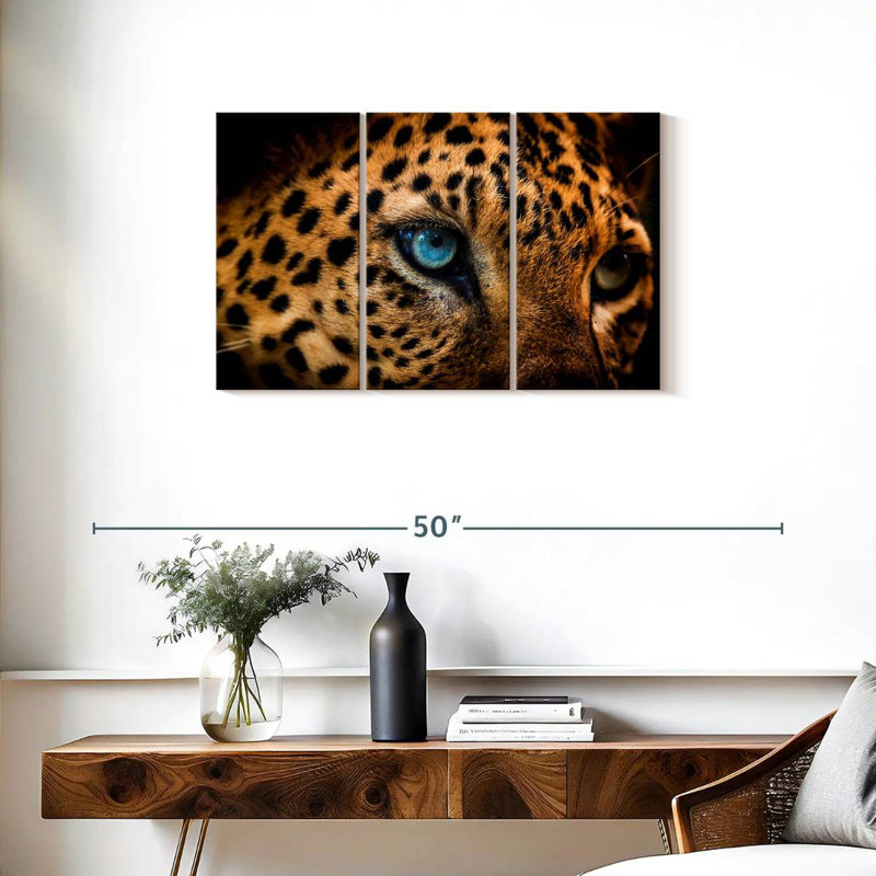 Brampt Leopard Eyeing Prey, 20" H x 33" W