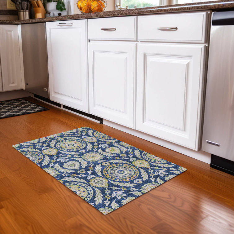 Mahaney Floral Indoor / Outdoor Rug