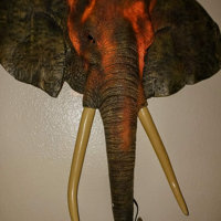 Design Toscano Herd Chieftain Elephant Illuminated Wall Sculpture