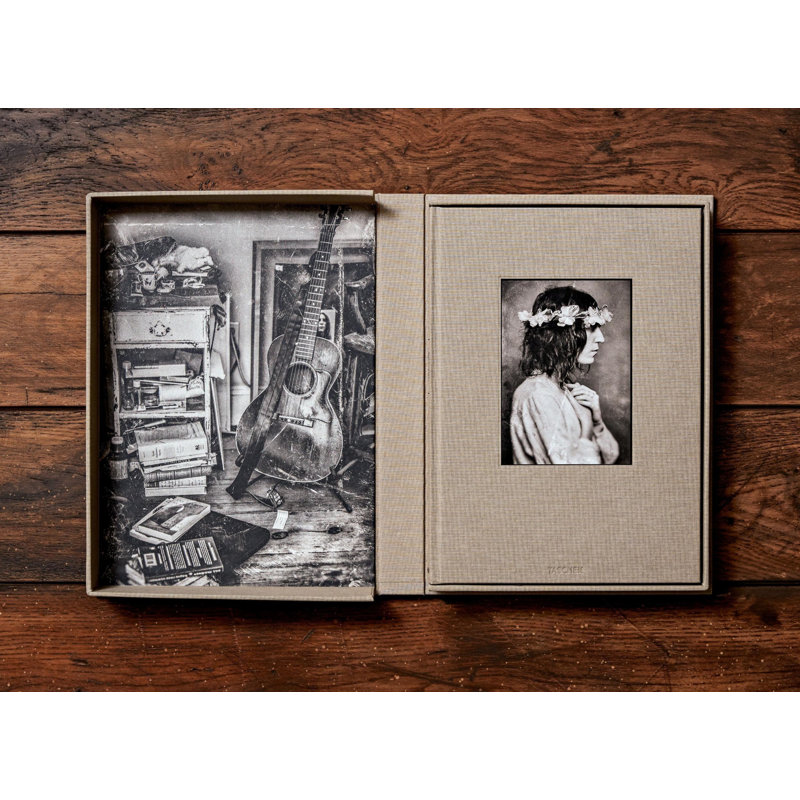 Lynn Goldsmith. Patti Smith. Before Easter After