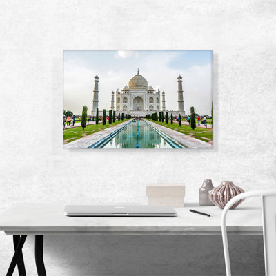 Taj Mahal Palace in Agra India - reproduction de photo sur toile tendue
