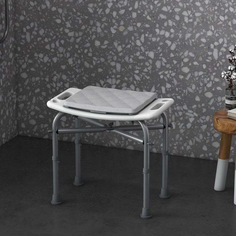 Chaise percée