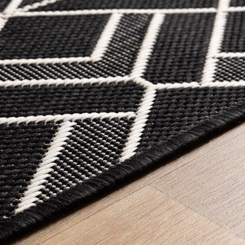 Doon Indoor / Outdoor Area Rug, Black, Rectangle 133cm x 190cm