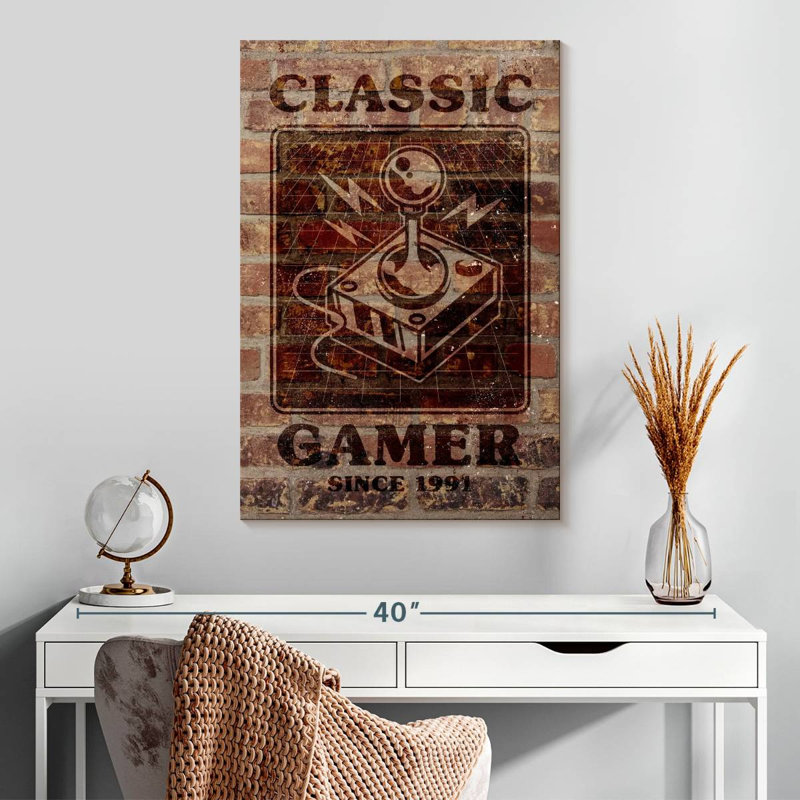 Senne Classic Gamer, 30" H x 20" W