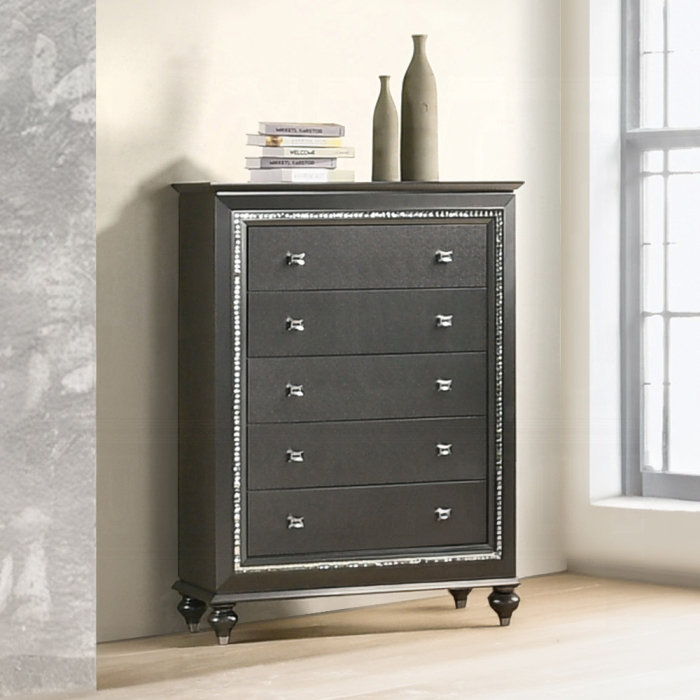 Commode Kaitlyn, Chrome chrome