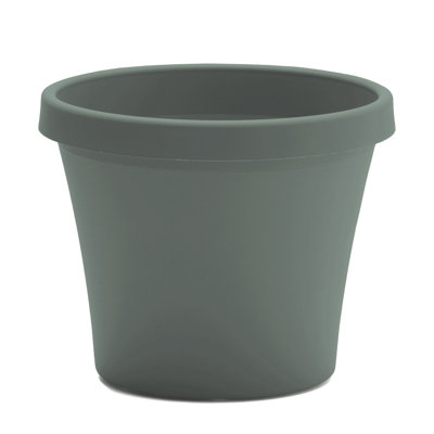 Terra Traditional Plastic Indoor/Outdoor Pot Planter
