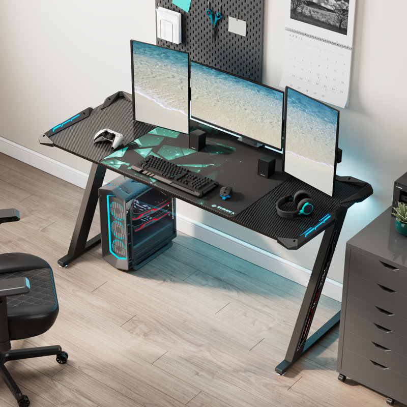 Bureau de jeu 61 po avec pieds en forme de Z