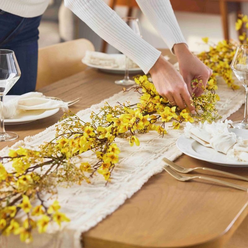 Chemin de table florale jaune Forsythia