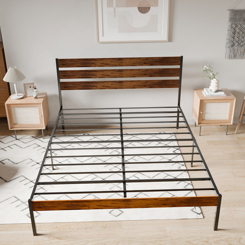 Base de lit plateforme en fer avec tête et pied de lit en bois rustique (grand lit) - Brun
