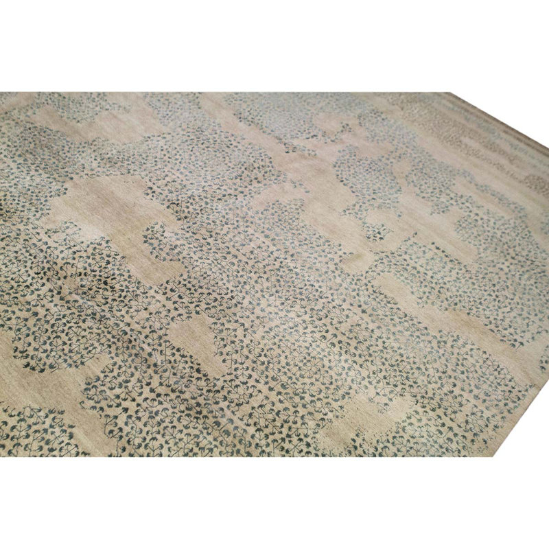 Abstract Area Rug in Ivory