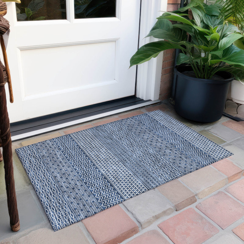 Tapis Tisdell avec envers antidérapant, Rectangle 1 pi 8 po x 2 pi 6 po