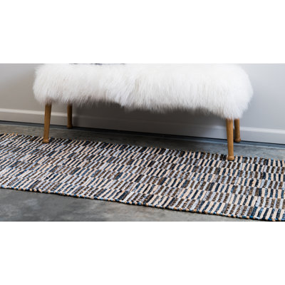 Tapis bleu tissé à la main à carreaux Cedar