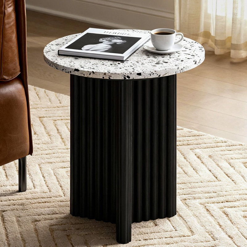 Table de bout ronde en bois Anisur avec plateau en terrazzo