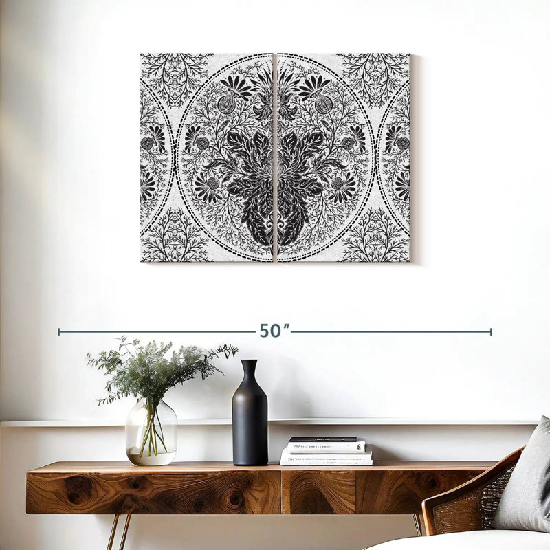«Black Damask», reproduction sur toile, H 24 po x l 33 po x P 1,25 po