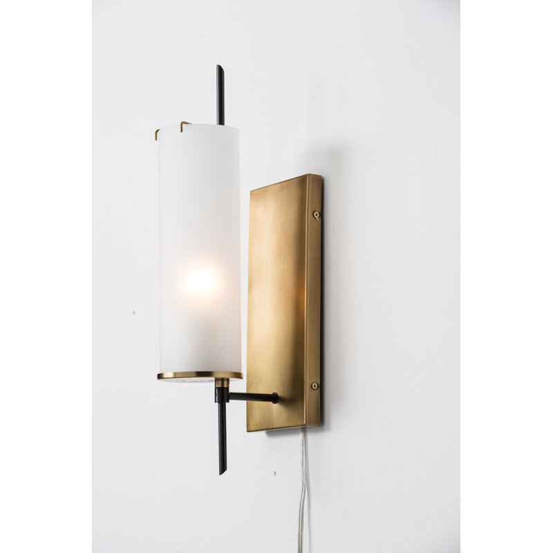 Stefan 1 - Light Armed Sconce