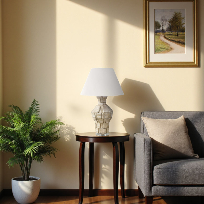 Lampe de table moderne et contemporaine Lea en résine beige, H 27,82 po x l 17,82 po x P 17,82 po