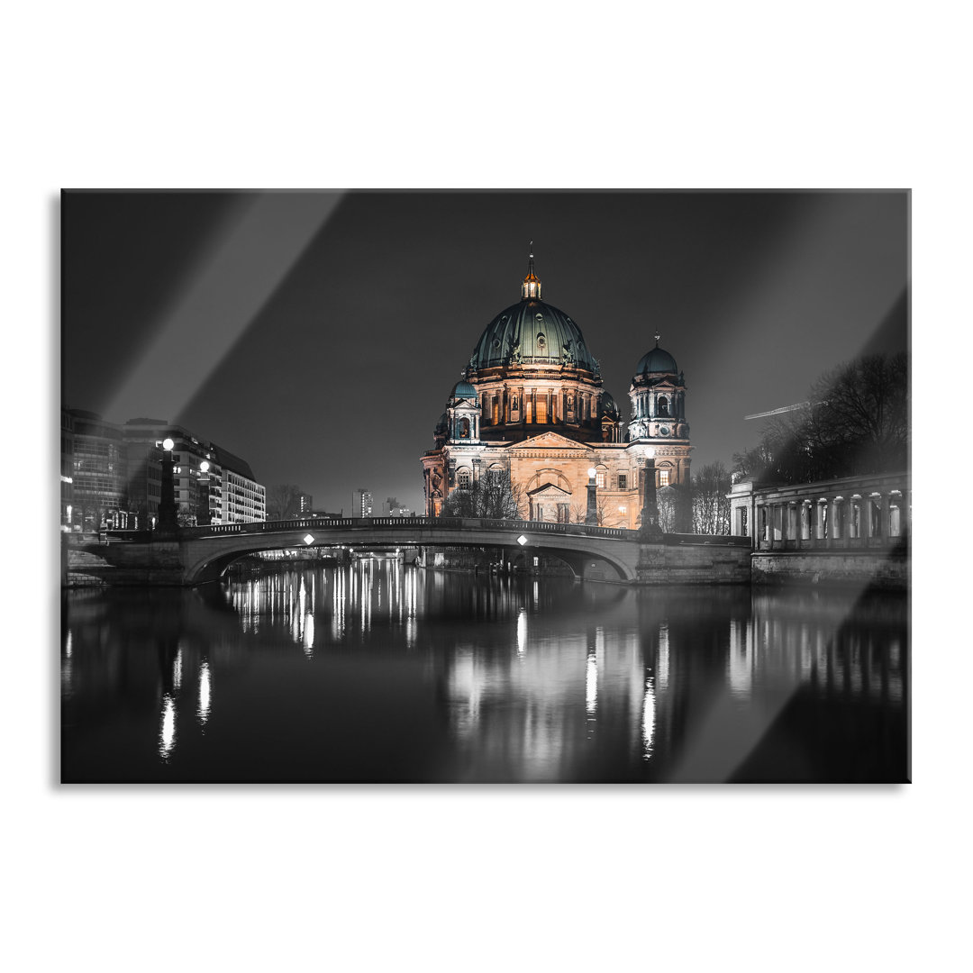 Glasbild Berliner Dom an der Spree bei Nacht