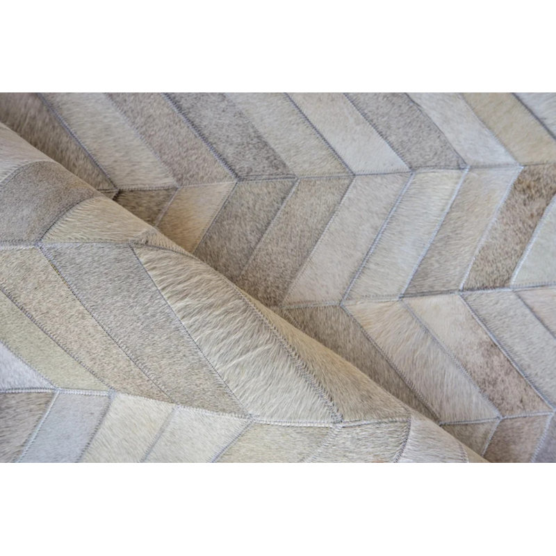 Natural Hide Cowhide Chevron Area Rug, Rectangle 5' x 8'