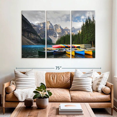 Mehar Colourful Canoes At Moraine Lake