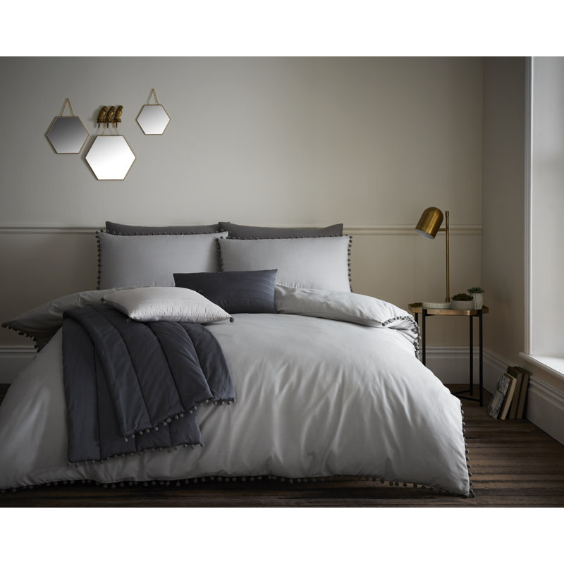 Geise Satin Solid Colour Duvet Cover Set with Pillowcases Included, Charcoal, Kingsize Duvet Cover - 2 Standard Pillowcases