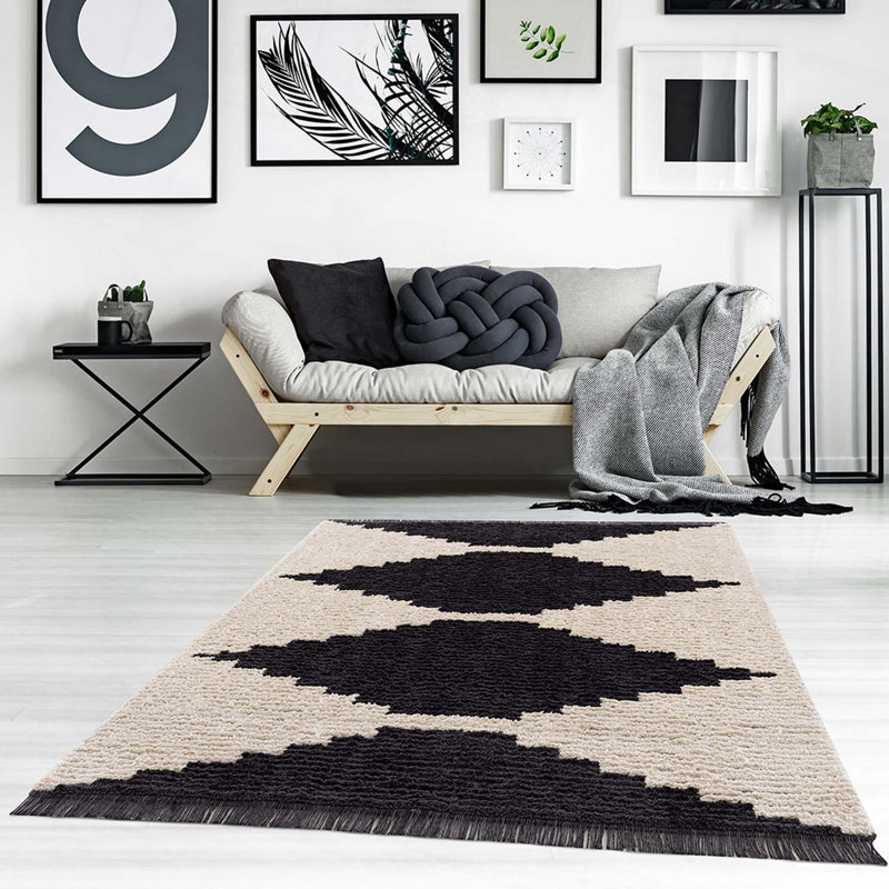 Tapis noir et ivoire moderne