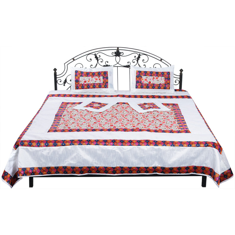 Ensemble de couvre-lit brodé Global Artisan "Kathi" - soie lustrée avec bordure en patchwork