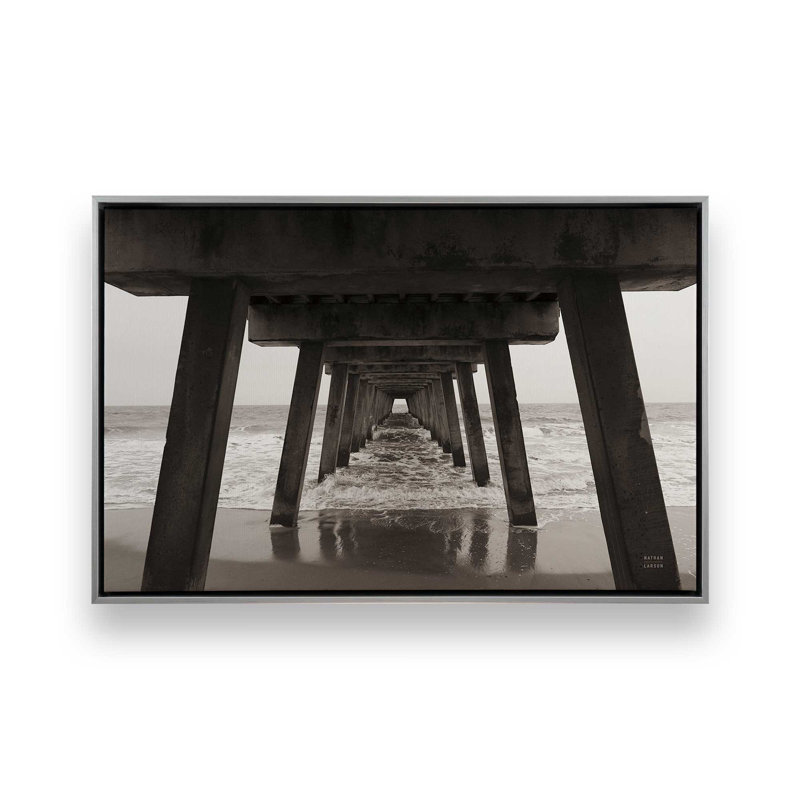 Impression sur toile Atlantic Ocean Pier par Nathan Larson, H 12 po x l 18 po, Cadre flottant, Argent argent