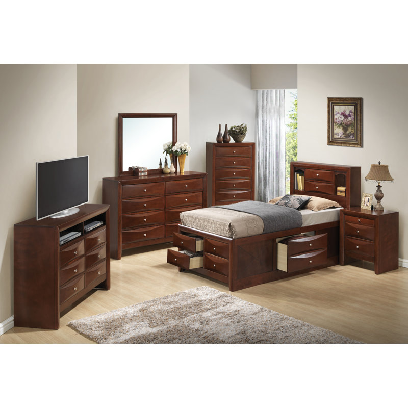 Champetre 32'' W 5 - Drawer Dresser, Cherry